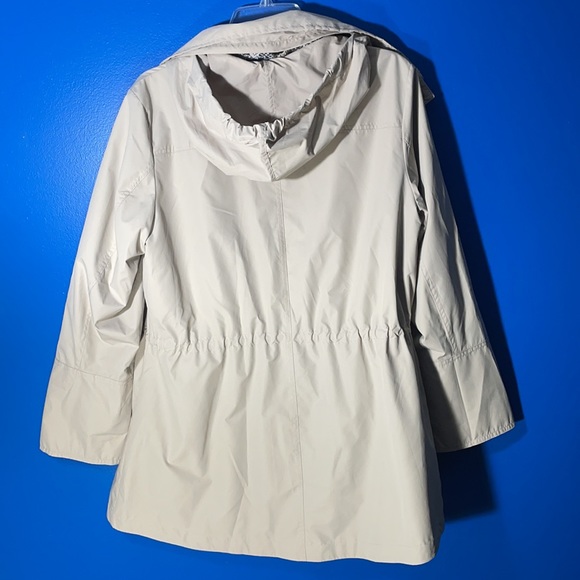 Women’s Petite Large Coat by JM Collection - Picture 3 of 4